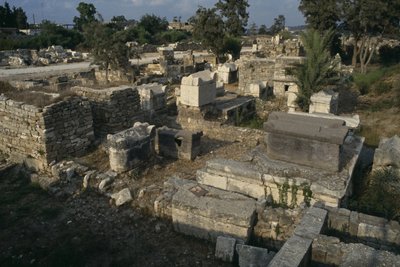 Blick auf den römischen Friedhof von Roman